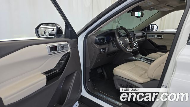 Ford Explorer 2022 — photo 13
