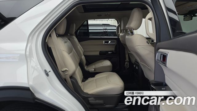 Ford Explorer 2022 — photo 17