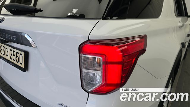 Ford Explorer 2022 — photo 9