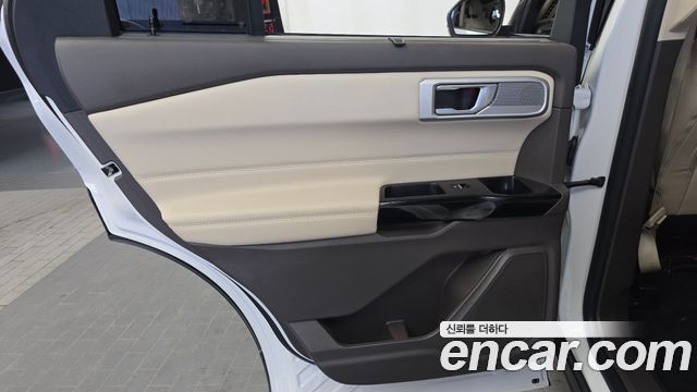 Ford Explorer 2022 — photo 15