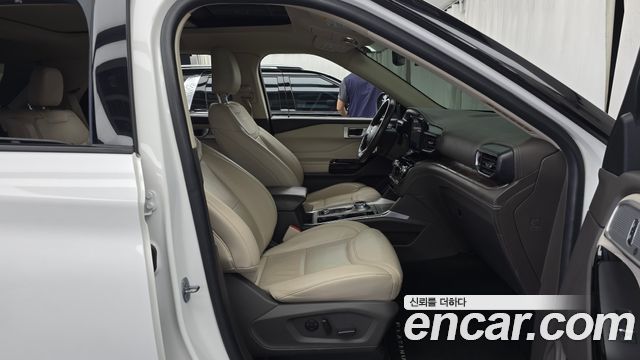 Ford Explorer 2022 — photo 16