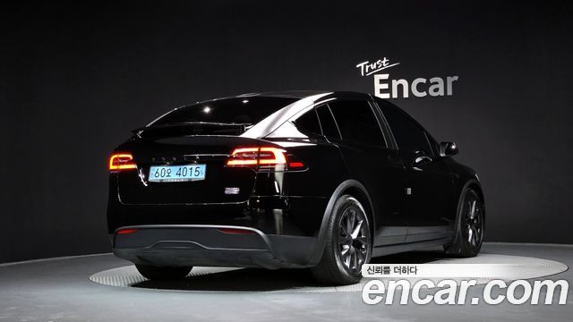 Tesla Model X 2023 — photo 2