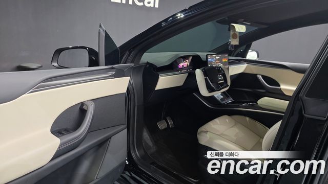 Tesla Model X 2023 — photo 13
