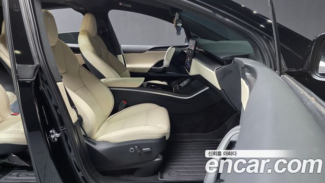 Tesla Model X 2023 — photo 17