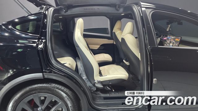 Tesla Model X 2023 — photo 18
