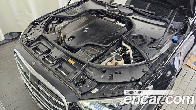 Mercedes-Benz S-Class 2024 — photo 6
