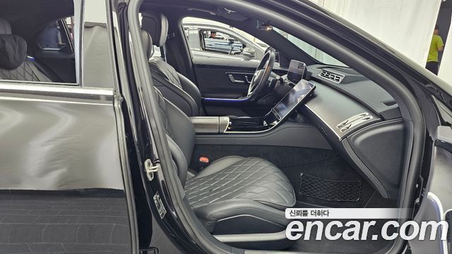 Mercedes-Benz S-Class 2024 — photo 17