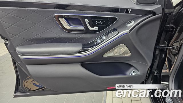 Mercedes-Benz S-Class 2024 — photo 14