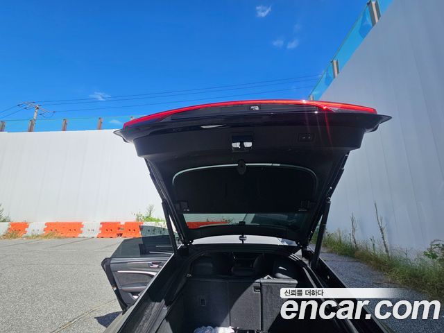Audi RS7 2021 — photo 11