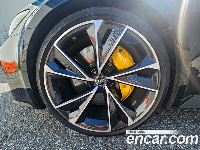 Audi RS7 2021 — photo 13