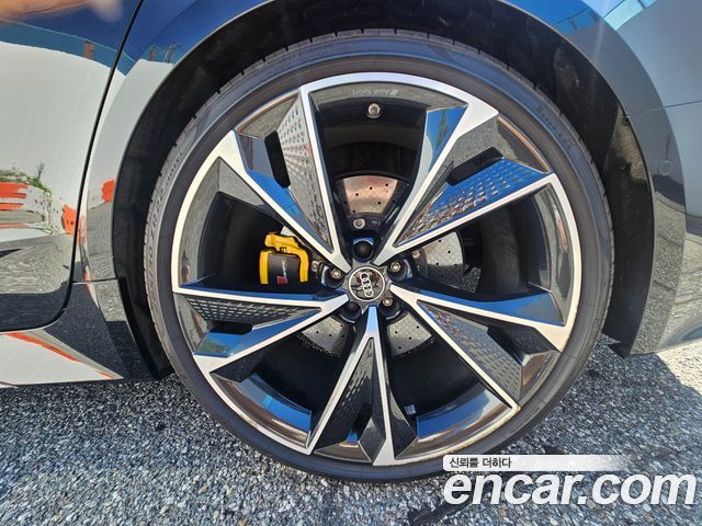 Audi RS7 2021 — photo 14