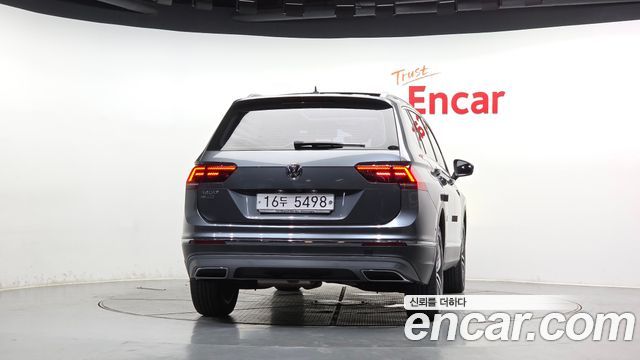 Volkswagen Tiguan 2018 — photo 4