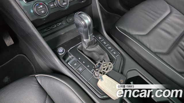 Volkswagen Tiguan 2018 — photo 12
