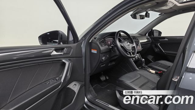 Volkswagen Tiguan 2018 — photo 13