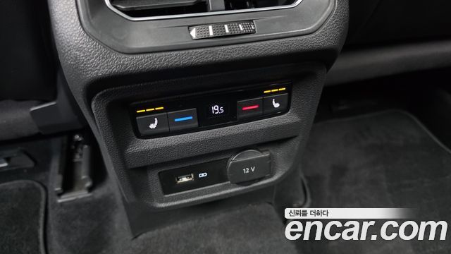 Volkswagen Tiguan 2018 — photo 19