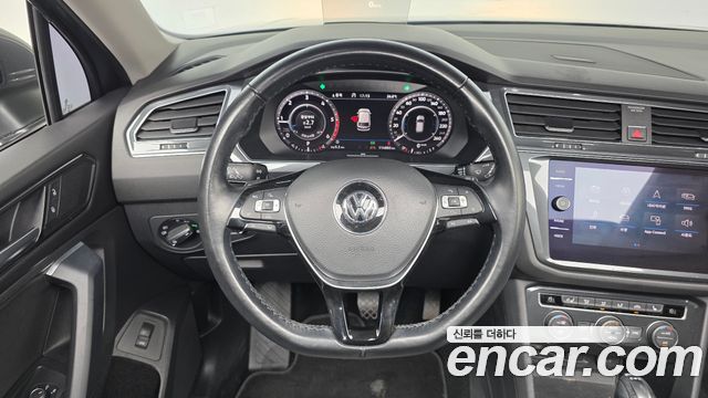 Volkswagen Tiguan 2018 — photo 21