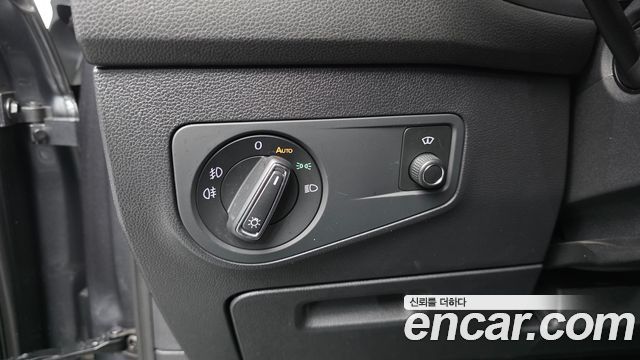Volkswagen Tiguan 2018 — photo 25