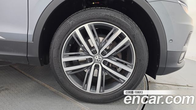 Volkswagen Tiguan 2018 — photo 7