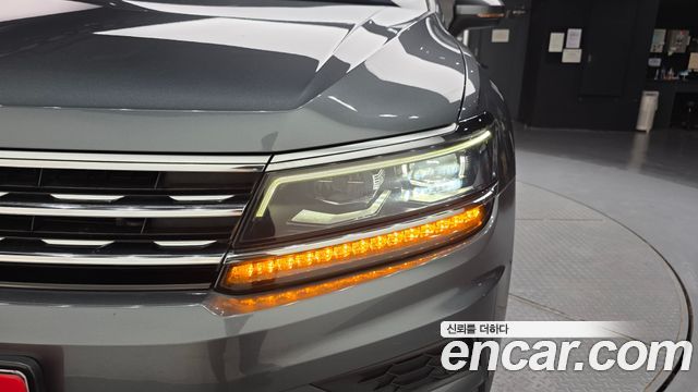 Volkswagen Tiguan 2018 — photo 8