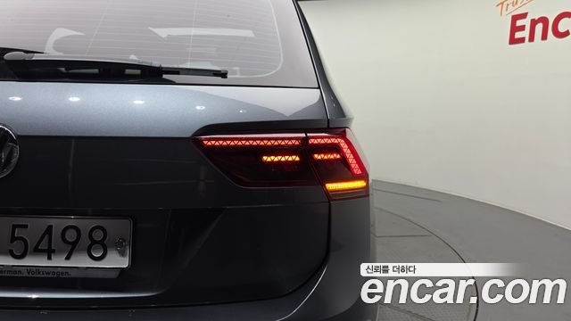 Volkswagen Tiguan 2018 — photo 9