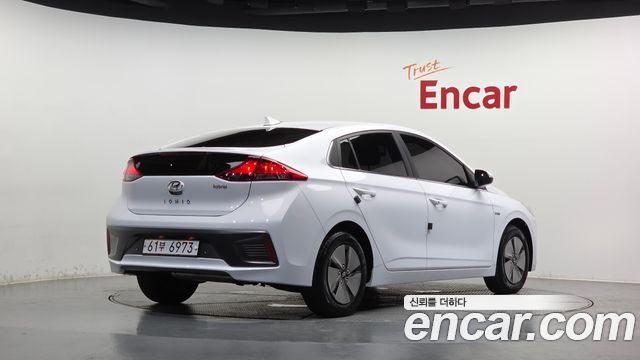 Hyundai Ioniq 2020 — photo 2
