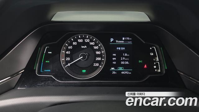 Hyundai Ioniq 2020 — photo 11