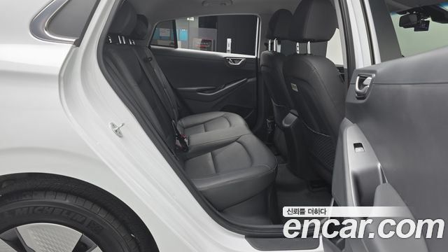Hyundai Ioniq 2020 — photo 17