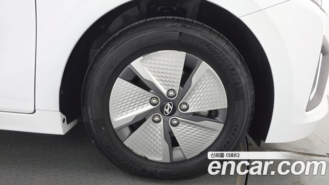 Hyundai Ioniq 2020 — photo 7
