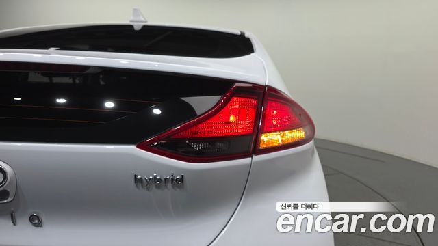 Hyundai Ioniq 2020 — photo 9