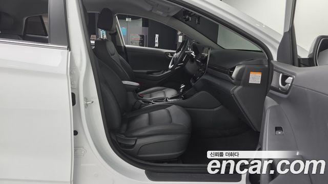 Hyundai Ioniq 2020 — photo 16