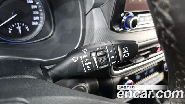 Hyundai Kona 2023 — photo 25