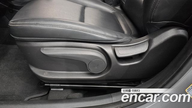 Hyundai Kona 2023 — photo 30