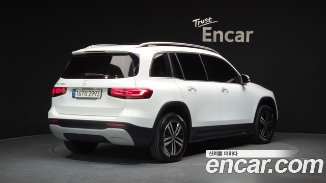 Mercedes-Benz GLB-Class 2021 — photo 2
