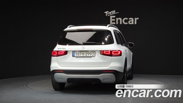 Mercedes-Benz GLB-Class 2021 — photo 4