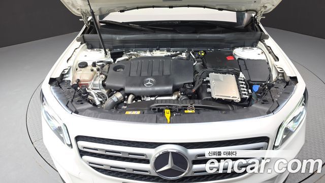 Mercedes-Benz GLB-Class 2021 — photo 6