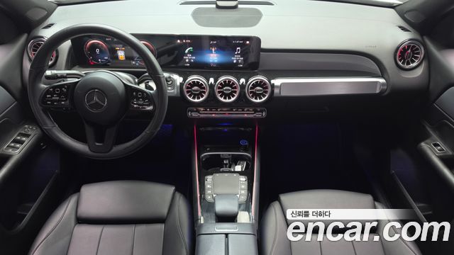 Mercedes-Benz GLB-Class 2021 — photo 10