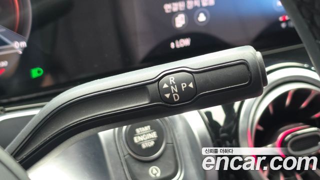 Mercedes-Benz GLB-Class 2021 — photo 12