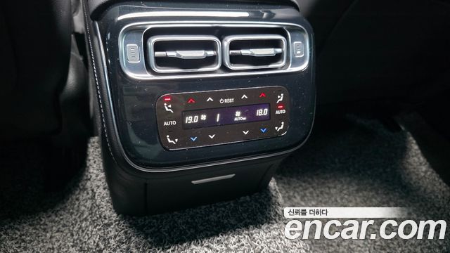 Mercedes-Benz S-Class 2021 — photo 28