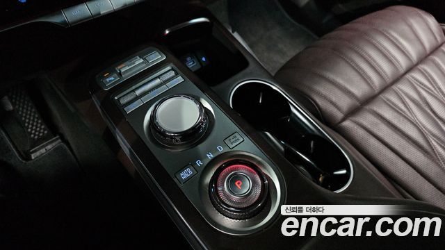 Genesis GV70 2023 — photo 12