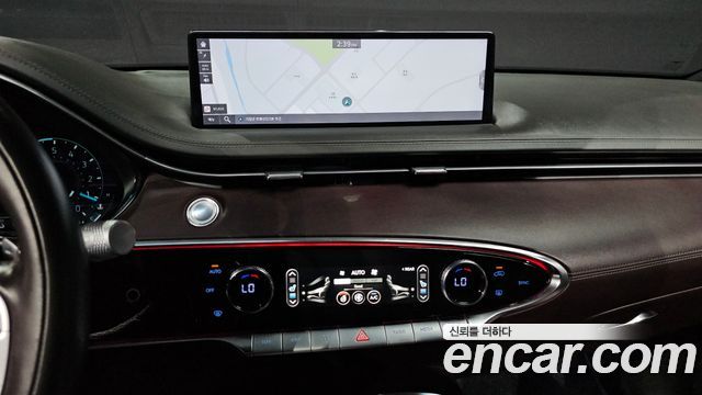 Genesis GV70 2023 — photo 24