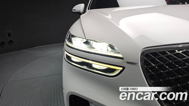 Genesis GV70 2023 — photo 8