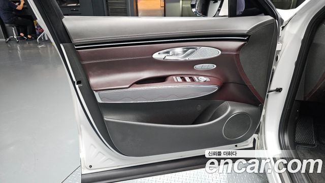 Genesis GV70 2023 — photo 14