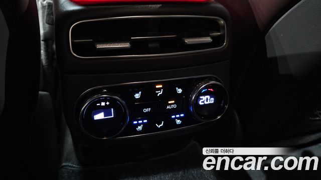 Genesis GV70 2023 — photo 27