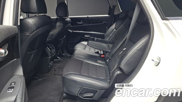 Kia Sorento 2018 — photo 17