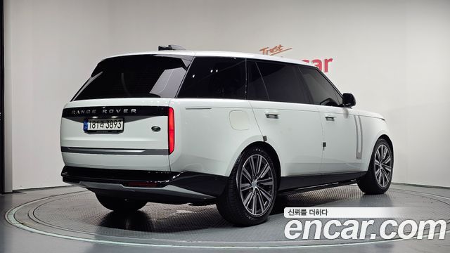 Land Rover Range Rover 2023 — photo 2