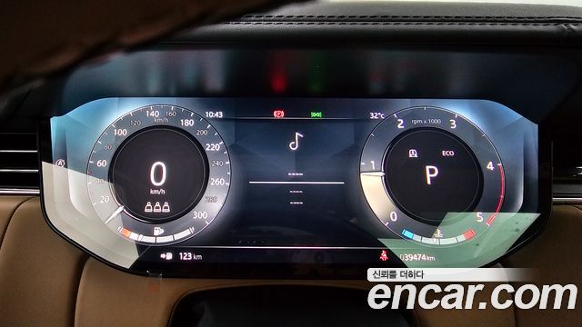 Land Rover Range Rover 2023 — photo 11