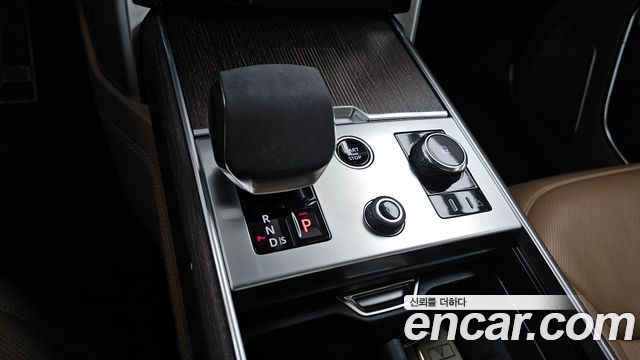 Land Rover Range Rover 2023 — photo 12