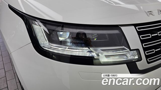 Land Rover Range Rover 2023 — photo 8