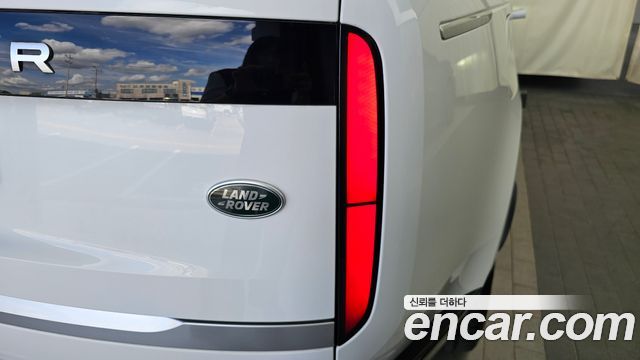 Land Rover Range Rover 2023 — photo 9