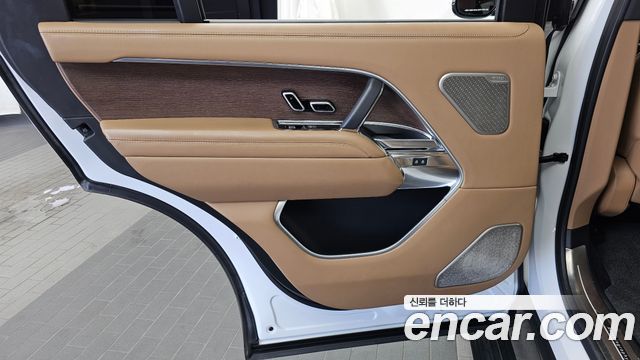 Land Rover Range Rover 2023 — photo 15